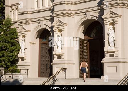 Kathedrale des Allerheiligsten in der Innenstadt von Sacramento, Kalifornien, USA Stockfoto