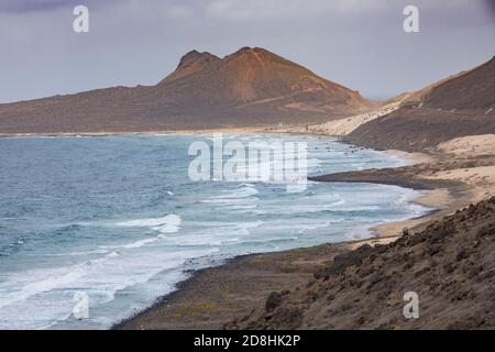 Abgelegener, isolierter Strand auf der Insel São Vicente, Kap Verde. Stockfoto