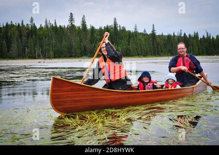 Kanufahren im Algonquin Provincial PARK in Ontario, KANADA. Stockfoto