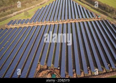 30 Hektar Solarfarm in mansfield, Nottinghamshire, England Stockfoto