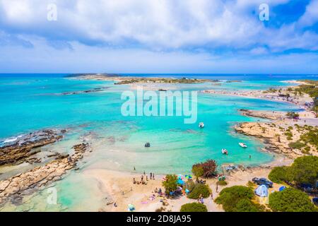 Tropischen Sandstrand mit türkisfarbenem Wasser, in Elafonisi, Kreta, Griechenland Stockfoto