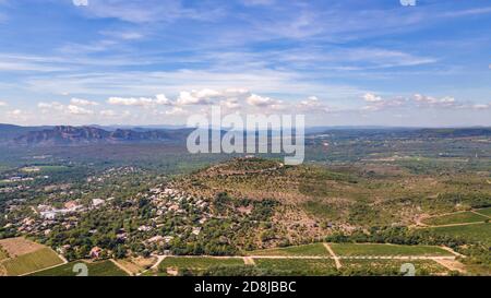 Blick von Var Sicht auf Roquebrune-sur-Argens, Var, Frankreich Stockfoto