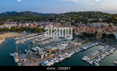 Luftaufnahme des Hafens von Sainte-Maxime an der französischen Riviera (Südfrankreich) Stockfoto