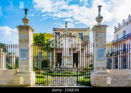 El Templete. El Templete wurde 1827 erbaut und erinnert an die erste Messe und den stadtrat von San Cristóbal de la Habana, die im November gefeiert wurde Stockfoto