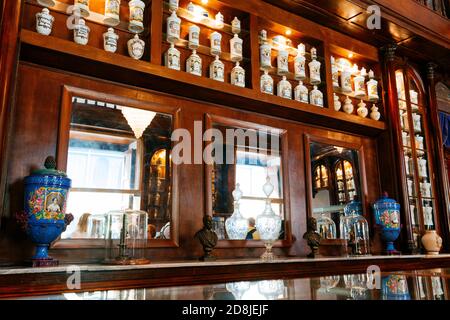 Apotheke Taquechel. Dieses Stadthaus wurde 1898 von Francisco Taquechel in eine Apotheke umgebaut. 1996 restauriert und wieder eröffnet, fungiert es als Apotheke Stockfoto