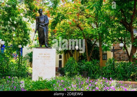 Parque Simón Bolívar an der Ecke Obrapía Straße. Neben einer Statue des Führers der lateinamerikanischen Unabhängigkeitsbewegung hat der Park einen Ceram Stockfoto