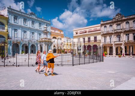 Bunte Gebäude in Plaza Vieja - Old Square. Kuba, Lateinamerika und die Karibik Stockfoto