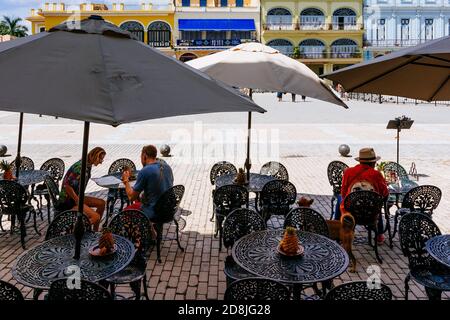 Barterrassen. Plaza Vieja - Alter Platz. Kuba, Lateinamerika und die Karibik Stockfoto