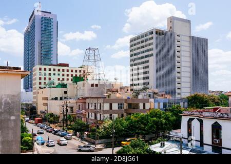 Erhöhter Blick auf die M Street. El Vedado. La Habana - La Havanna, Kuba, Lateinamerika und die Karibik Stockfoto