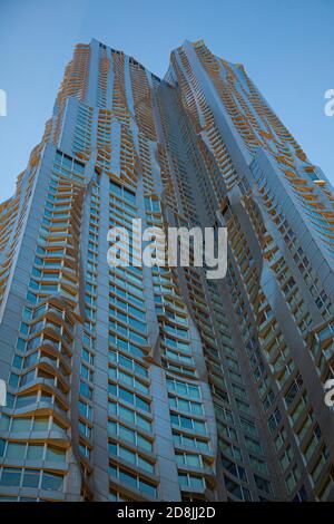 New York, USA11/25/2017: Nahaufnahme des malerischen Wolkenkratzers New York by Gehry in der 8 Spruce Street in Lower Manhattan. Diese 76 Geschichte b Stockfoto