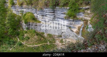 Bonlieu, Frankreich - 09 02 2020: Lake District - die Wasserfall-Straße Stockfoto