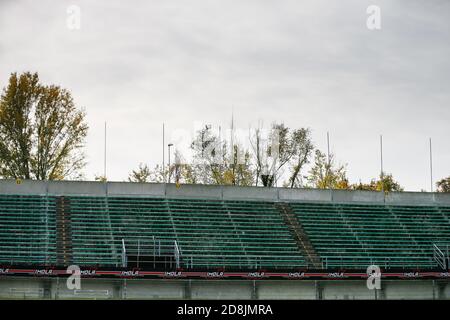 Imola, Italien. 30. Oktober 2020. Leere Tribünen, Gradins, während der Formel 1 Emirates Gran Premio Dell'emilia Romagna 2020, Emilia Romagna Grand Prix, vom 31. Oktober bis 1. November 2020 auf dem Autodromo Internazionale Enzo e Dino Ferrari, in Imola, Italien - Foto Antonin Vincent / DPPI Kredit: LM/DPPI/Antonin Vincent/Alamy Live News Stockfoto