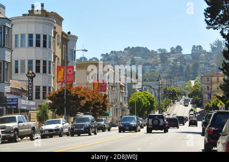 Blick auf eine Straße in der Innenstadt von San Francisco, Kalifornien Stockfoto