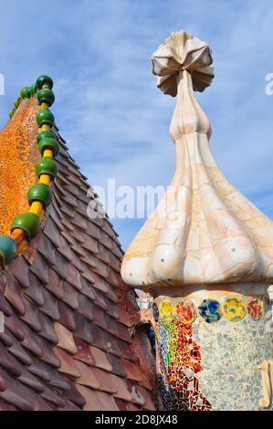 Casa Batllo Dach in Mosaik und Fliesen, Barcelona, Spanien Stockfoto