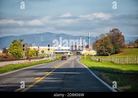 Elkton, USA - 27. Oktober 2020: Merck stellt in der ländlichen Stadt von Virginia in Rockin eine Fabrik zur Herstellung pharmazeutischer Medikamente ein Stockfoto