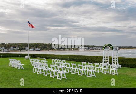 Hochzeitsort im Freien bei bewölktem Wetter in Ogunquit, Maine, USA Stockfoto