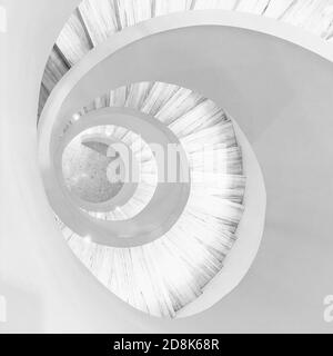 Hochwinkelansicht der Wendeltreppe Stockfoto