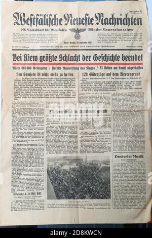 Die Westfälische Neueste Nachrichten auf der Titelseite während des Zweiten Weltkriegs berichtet über Nachrichten aus der Schlacht von Kiew an der Front im Jahr 1941 Stockfoto