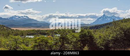 Blick über den Serrano-Fluss im Torres del Paine Nationalpark, Chile Stockfoto