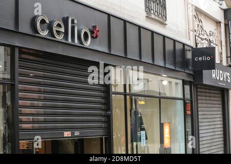 CELIO PLANT DIE SCHLIESSUNG VON 102 GESCHÄFTEN IN FRANKREICH Stockfoto