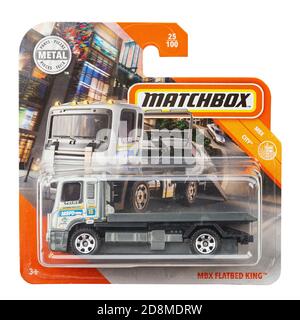 Ukraine, Kiew - Oktober 20. 2020: Spielzeug Auto Modell mbx Flatbed King. Matchbox ist eine beliebte britische Spielzeugmarke, die 19 von Lesney Products eingeführt wurde Stockfoto