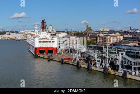 Cruisefähre Mariella von Viking Line Unternehmen im Hafen vertäut Von Helsinki Stockfoto