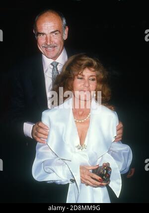 **DATEI FOTO** Sean Connery ist verstorben. Sean Connery, Ehefrau Micheline Roquebrune, 1992, Foto: Michael Ferguson/PHOTOlink/MediaPunch Stockfoto