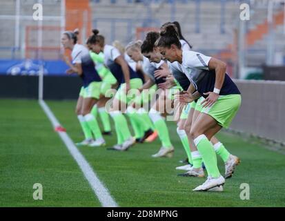 Bochum, Deutschland. Oktober 2020. Fridolina Rolfö ( #14 Wolfsburg ) beim Warm-Up für das DFB Pokal Spiel, 2. Runde, zwischen VfL Bochum und VfL Wolfsburg im VONOVIA Ruhrstadion in Bochum. Julia Kneissl/ SPP Quelle: SPP Sport Pressefoto. /Alamy Live Nachrichten Stockfoto