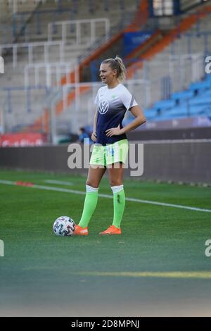 Bochum, Deutschland. Oktober 2020. Fridolina Rolfö ( #14 Wolfsburg ) beim Warm-Up für das DFB Pokal Spiel, 2. Runde, zwischen VfL Bochum und VfL Wolfsburg im VONOVIA Ruhrstadion in Bochum. Julia Kneissl/ SPP Quelle: SPP Sport Pressefoto. /Alamy Live Nachrichten Stockfoto