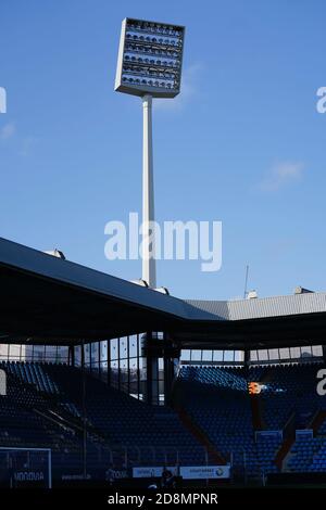 Bochum, Deutschland. Oktober 2020. DFB Pokal-Spiel, 2. Runde, zwischen VfL Bochum und VfL Wolfsburg im VONOVIA Ruhrstadion in Bochum. Julia Kneissl/ SPP Quelle: SPP Sport Pressefoto. /Alamy Live Nachrichten Stockfoto