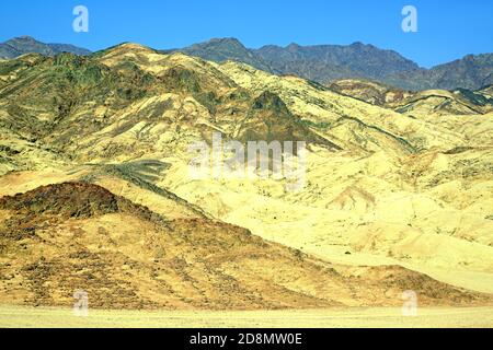 Die Sinai Berge entlang der Straße von Sharm El-Sheikh nach Dahab, Ägypten Stockfoto