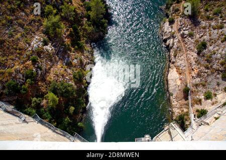 Der Bimont-Staudamm bei Aix-en-Provence, Frankreich Stockfoto