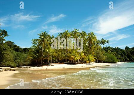 Die paradiesische Isla Ranchería im Coiba Nationalpark (Parque Nacional de Isla Coiba), die zum UNESCO-Weltkulturerbe gehört. Panama, Mittelamerika Stockfoto