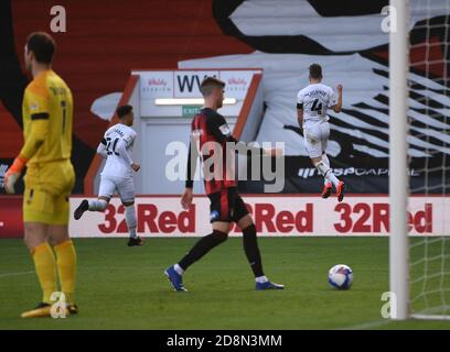 Vitality Stadium, Bournemouth, Dorset, Großbritannien. Oktober 2020. English Football League Championship Football, Bournemouth Athletic versus Derby County; Graeme&#xa0;Shinnie of Derby County feiert Scoring in 14. Minute 0-1 Credit: Action Plus Sports/Alamy Live News Stockfoto