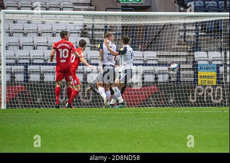 PRESTON, ENGLAND. 31. OKTOBER Gary Gardner vom Birmingham City FC erzielt den Gewinner für die Blues während des Sky Bet Championship-Spiels zwischen Preston North End und Birmingham City in Deepdale, Preston am Samstag, 31. Oktober 2020. (Quelle: Ian Charles, MI News) Stockfoto