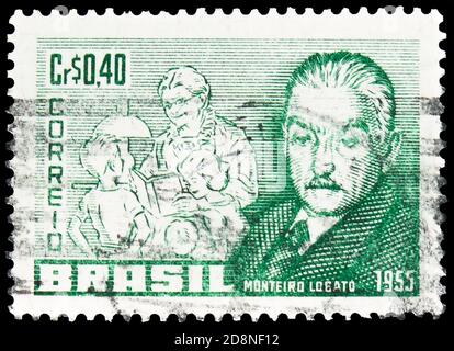 MOSKAU, RUSSLAND - 8. OKTOBER 2020: Die in Brasilien gedruckte Briefmarke zeigt José Bento Renato Monteiro Lobato (1882-1948), um 1955 Stockfoto