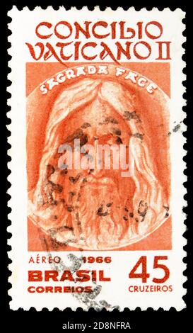 MOSKAU, RUSSLAND - 8. OKTOBER 2020: Die in Brasilien gedruckte Briefmarke zeigt das zweite Ökumenische Konzil des Vatikans um 1966 Stockfoto
