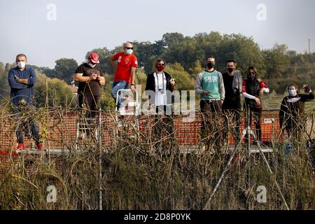 Imola, Italien. Oktober 2020. Fans während des Formel 1 Emirates Gran Premio Dell'emilia Romagna 2020, Emilia Romagna Grand Prix, vom 31. Oktober bis 1. November 2020 auf dem Autodromo Internazionale Enzo e Dino Ferrari, in Imola, Italien - Foto DPPI Credit: LM/DPPI/Dppi/Alamy Live News Stockfoto