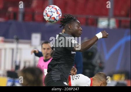 Jeremy Doku von Stade Rennais während der UEFA Champions League, Gruppenphase, Gruppe E Fußballspiel zwischen Sevilla FC und Stade Rennais am 28. Oktober 2020 im Ramon Sanchez-Pizjuan Stadion in Sevilla, Spanien - Foto Laurent Lairys / DPPIr Stockfoto