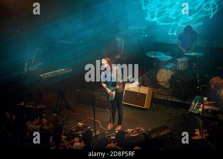 Die psychedelische Rockband Tame Impala tritt am 11/07/2012 in der Music Hall of Williamsburg in Brooklyn, NY, auf. Stockfoto