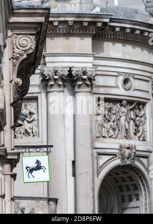 Lloyd's Bank Schild, Threadneedle Street im Stadtteil London, England, Großbritannien Stockfoto