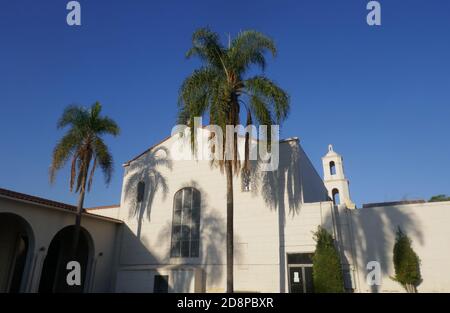 Anaheim, Kalifornien, USA 30. Oktober 2020 EINE allgemeine Ansicht der Atmosphäre von Melrose Abbey Memorial Park und Mortuary bei 2303 S. Manchester Avenue am 30. Oktober 2020 in Anaheim, Kalifornien, USA. Foto von Barry King/Alamy Stockfoto Stockfoto