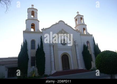 Anaheim, Kalifornien, USA 30. Oktober 2020 EINE allgemeine Ansicht der Atmosphäre des Mausoleums am Melrose Abbey Memorial Park und der Leichenhalle an 2303 S. Manchester Avenue am 30. Oktober 2020 in Anaheim, Kalifornien, USA. Foto von Barry King/Alamy Stockfoto Stockfoto