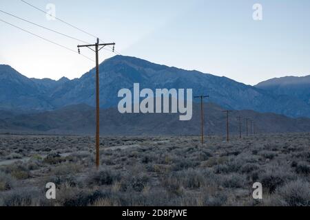 Bishop sitzt in Owens Valley, Inyo County, CA. Es ist eine Oase in der Wüste der östlichen Sierra. Stockfoto