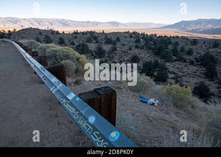 Bishop sitzt in Owens Valley, Inyo County, CA. Es ist eine Oase in der Wüste der östlichen Sierra. Stockfoto