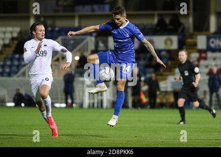 Hartlepool, Großbritannien. Oktober 2020. Gavan Holohan (#14 Hartlepool United) steuert den Ball während des Vanarama National League-Spiels zwischen Hartlepool United und Torquay United im Victoria Park in Hartlepool will Matthews/Sports Press Bildnachweis: SPP Sport Pressefoto. /Alamy Live Nachrichten Stockfoto