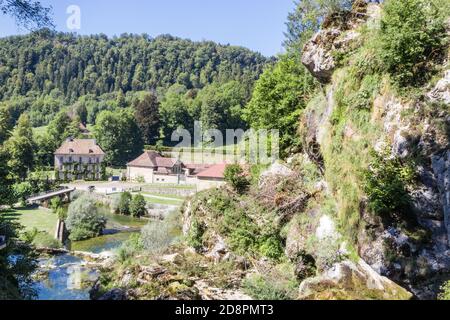 Wanderweg der Pertes de L'Ain, Verluste der Ain, Jura in Frankreich Stockfoto