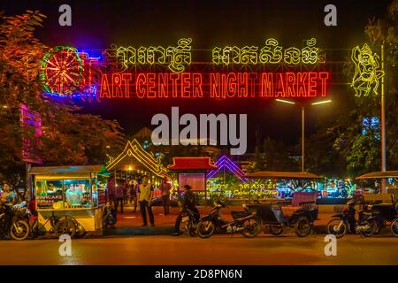 Das Art Center Nachtmarkt und beleuchtete Brücke in Siem Reap, Kambodscha, Asien. Stockfoto