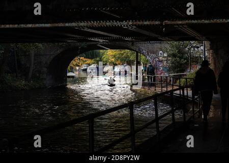 London Camden und entlang des Kanals Stockfoto