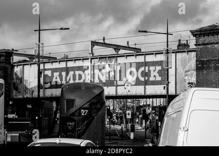 London Camden und entlang des Kanals Stockfoto